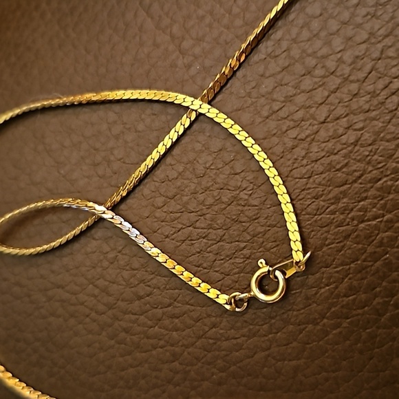 Vintage 1980s Contemporary Herringbone Chain Necklace - Picture 4 of 5